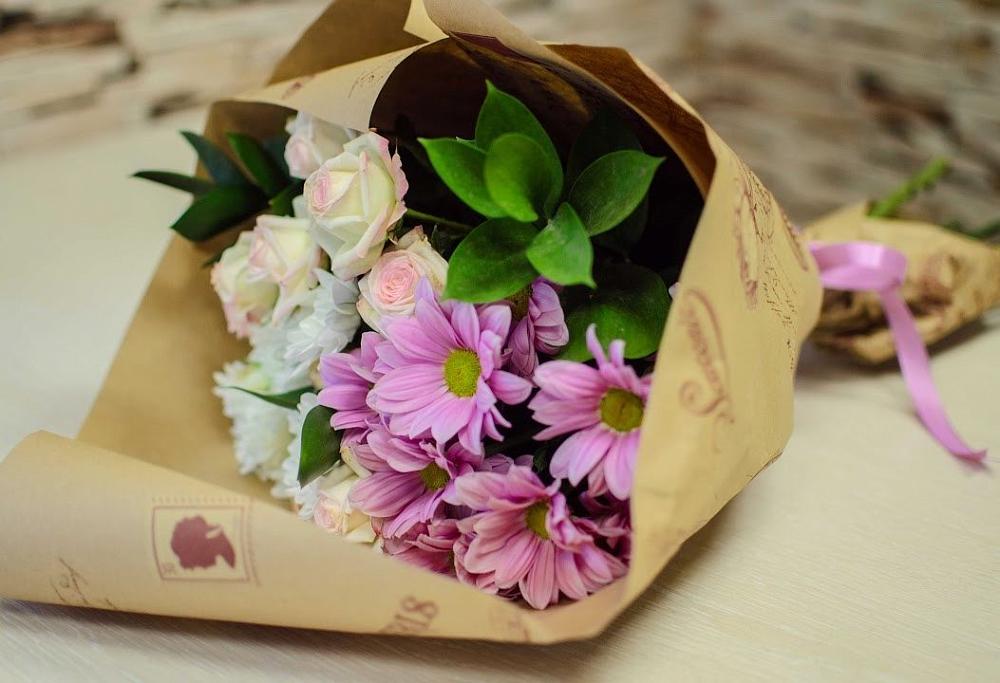 Букет цветов из: Розы и Хризантемы в Кушнаренково