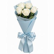Букет 5 Белых роз Проуд в Кушнаренково