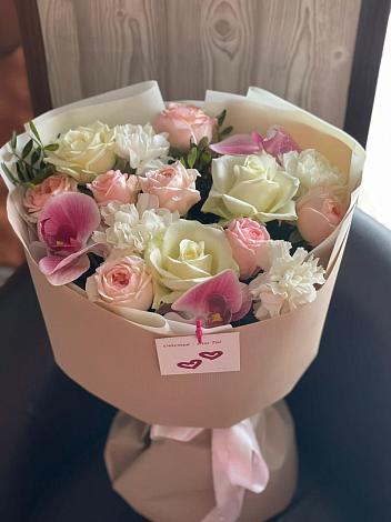 Букет цветов из: Орхидеи, Розы и Гвоздики в Кушнаренково
