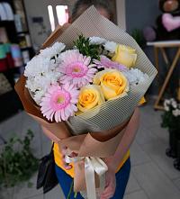 Букет цветов из:  Герберы, Розы и Хризантемы в Кушнаренково