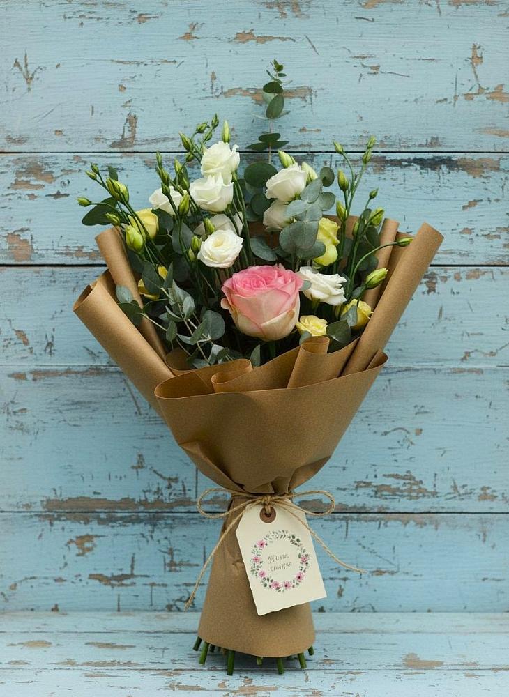 Букет цветов из: Розы и Лизиантусы в Кушнаренково