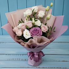 Букет цветов из:  Розы и Лизиантусы в Кушнаренково