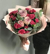 Букет цветов из:  Гвоздики и Розы в Кушнаренково