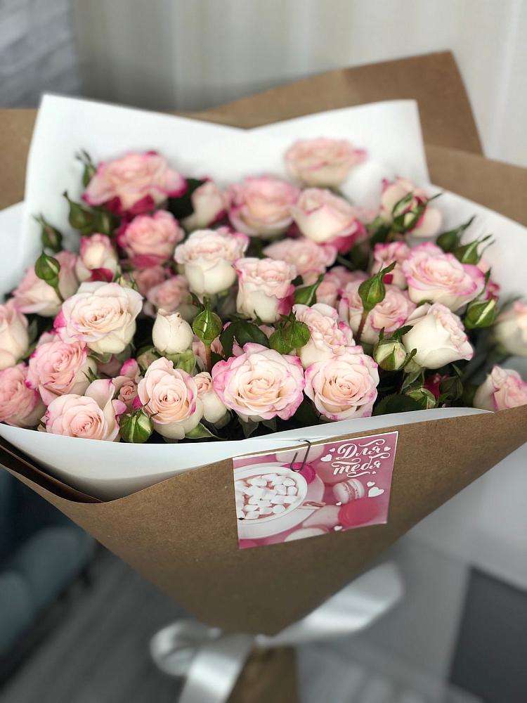 Букет цветов из: Розы в Кушнаренково