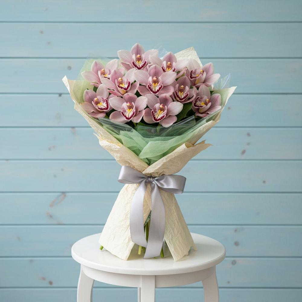 Букет цветов из: Орхидеи и Розы в Кушнаренково