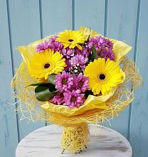 Букет цветов из:  Хризантемы и Герберы в Кушнаренково
