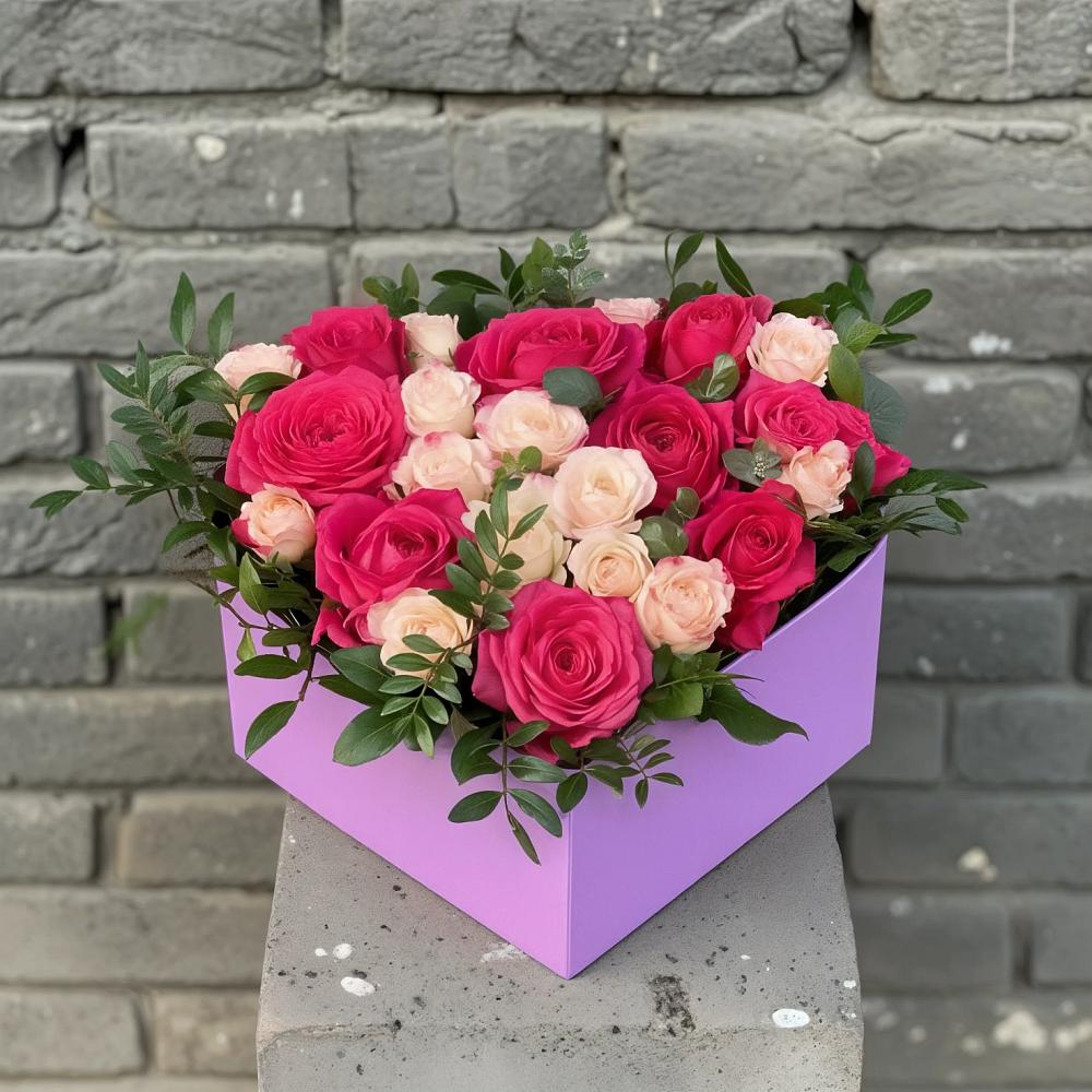 Цветочная композиция из Розы в коробке в Кушнаренково
