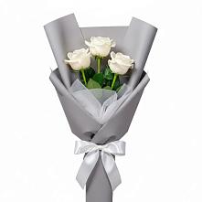 Букет 3 белые розы в Кушнаренково