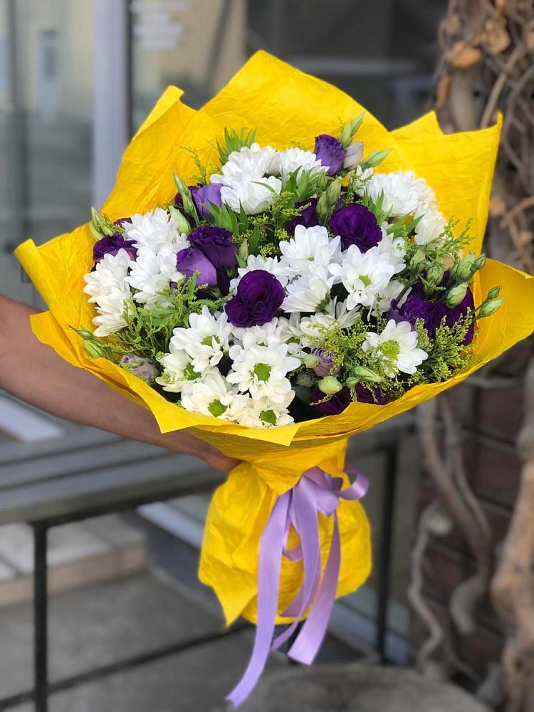 Букет цветов из: Ирисы, Хризантемы и Ромашки в Кушнаренково