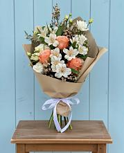 Букет цветов из:  Альстромерии, Лизиантусы, Розы и Хризантемы #REPLACE_PRED# Кушнаренково