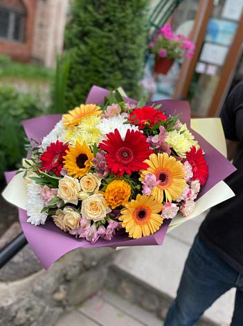 Букет цветов из: Герберы, Ромашки, Хризантемы, Розы и Подсолнухи в Кушнаренково