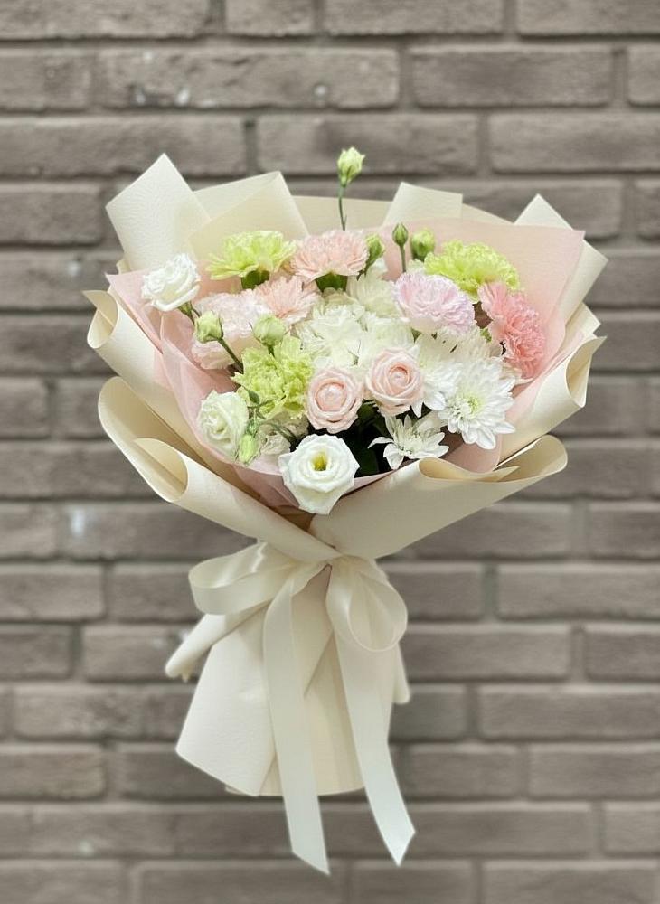 Букет цветов из: Гвоздики, Розы, Лизиантусы и Хризантемы в Кушнаренково