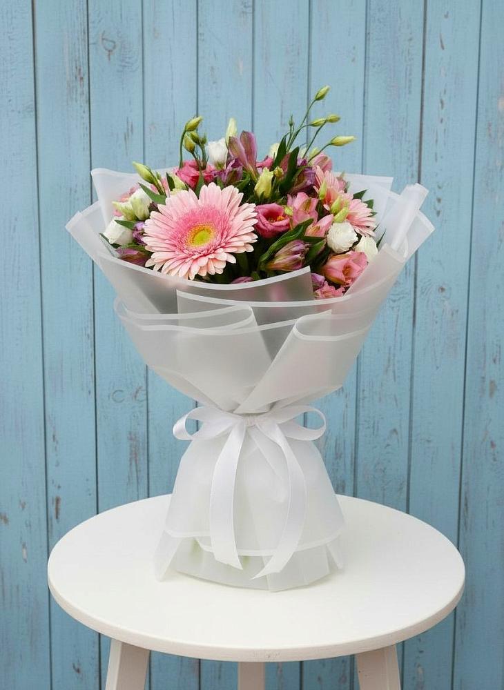 Букет цветов из: Герберы, Альстромерии и Лизиантусы в Кушнаренково