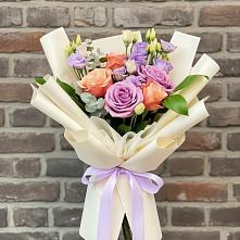 Букет цветов из:  Лизиантусы и Розы в Кушнаренково