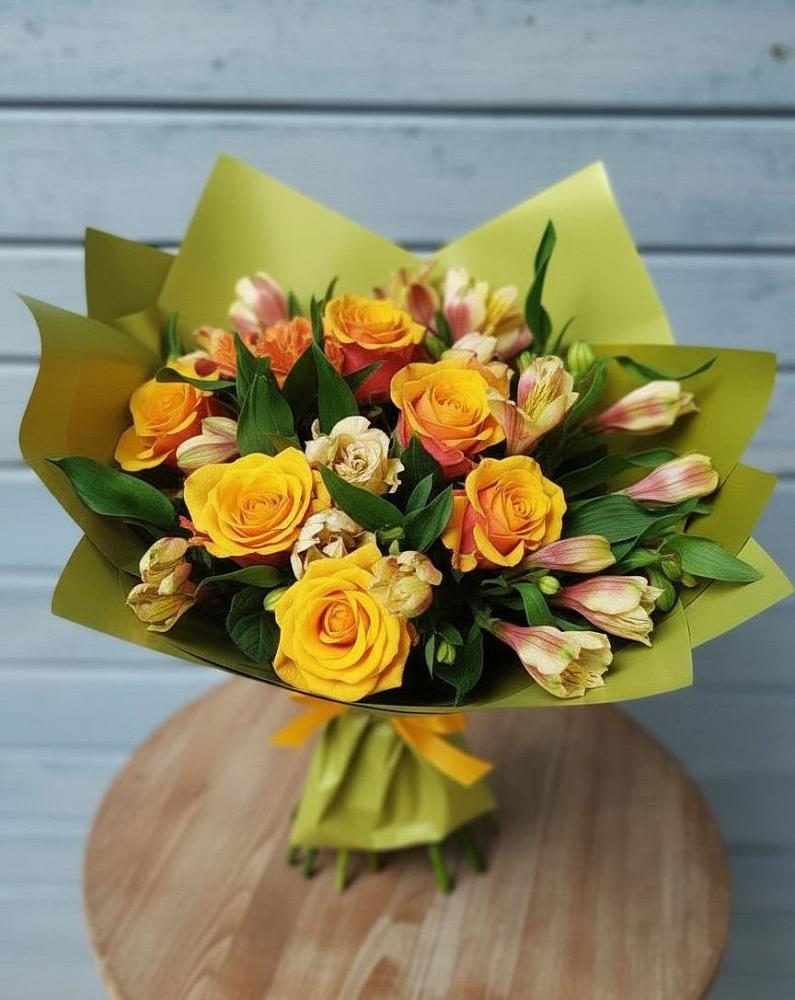 Букет цветов из: Альстромерии и Розы в Кушнаренково