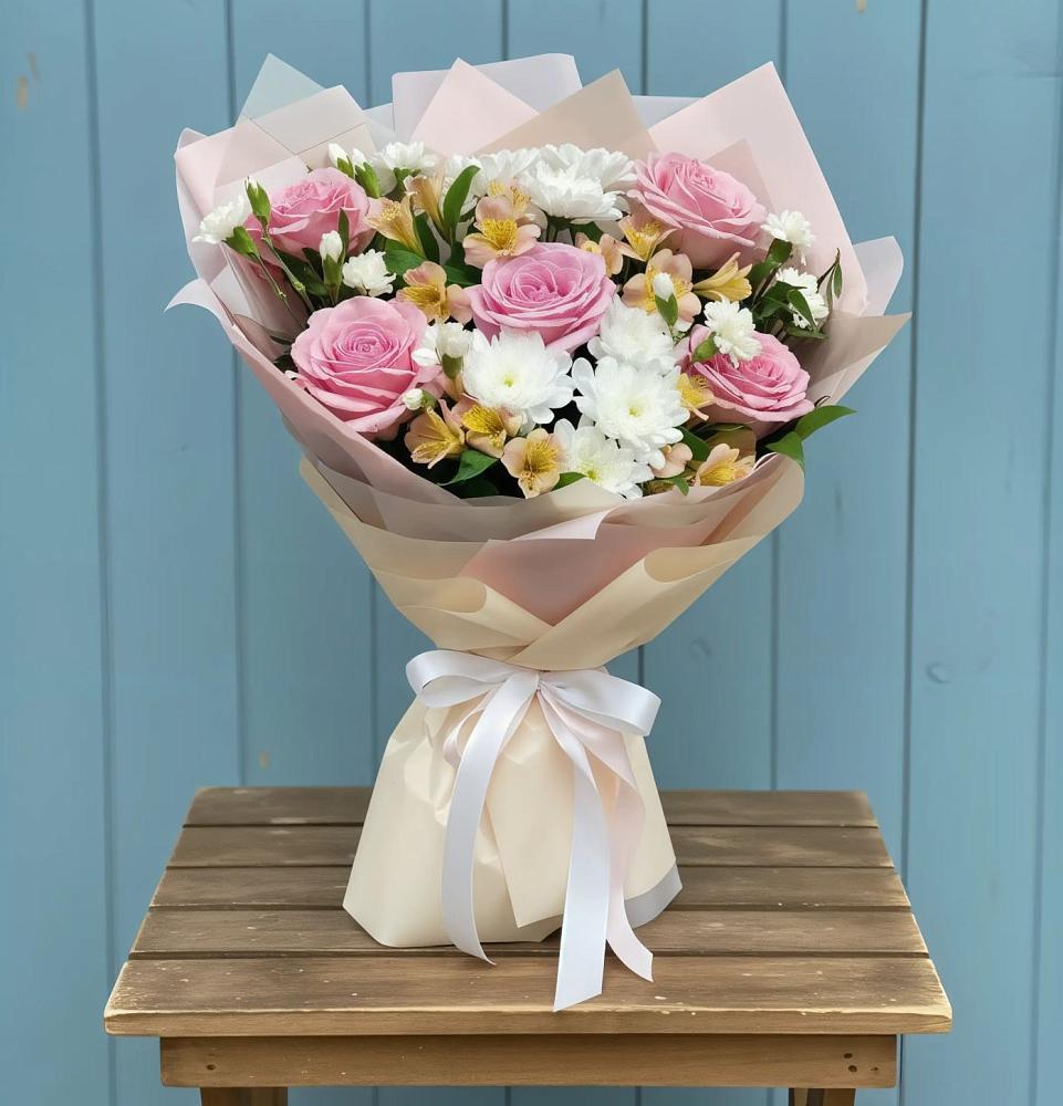 Букет цветов из: Гвоздики, Орхидеи и Розы в Кушнаренково