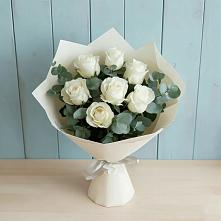Букет Белые розы в Эвкалипте в Кушнаренково