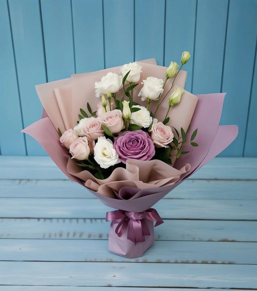 Букет цветов из: Розы и Лизиантусы в Кушнаренково